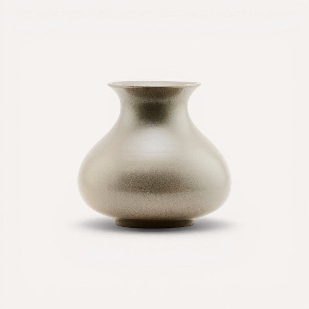 Beige/brown ceramic vase. 